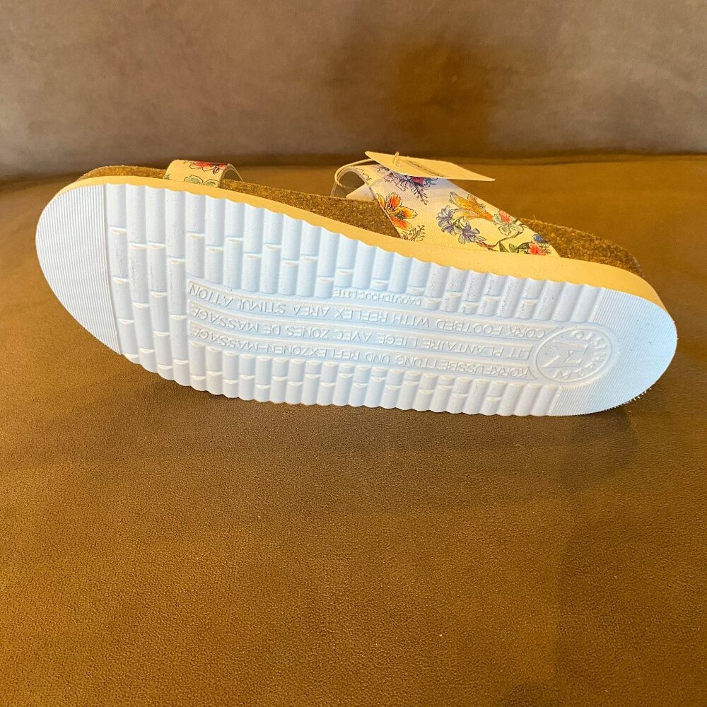 Mephisto - Helen Liberty - Multiple Sizes (NEW W/ BOX) - Picture 3 of 3
